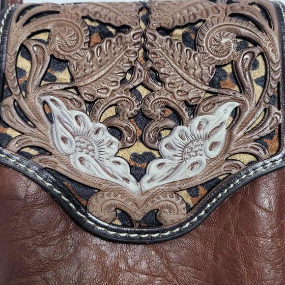 Nocona Brown Fringe Crossbody Bag With Adjustable Straps - Picture 5 of 10